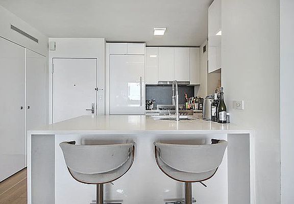 4th image of 301 W 53rd St APT 14A