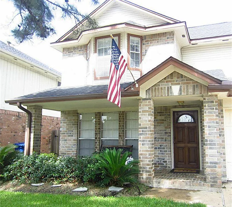 13818 Dentwood Dr
