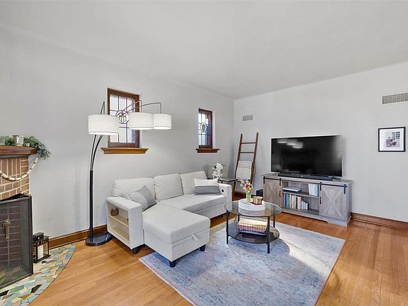 4th image of 2027 Bland Pl