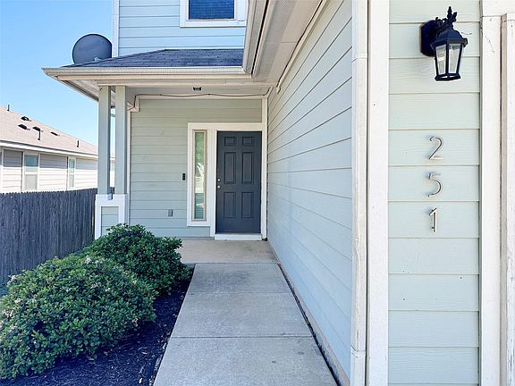 4th image of 251 Triumph Rd