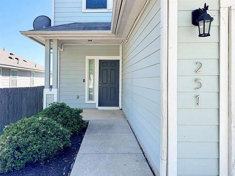 251 Triumph Rd — Photo 4
