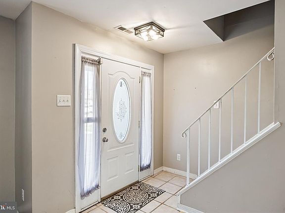 4th image of 19 Woodvale Dr