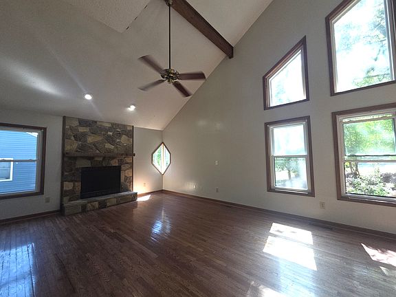 3rd image of 5131 Manitou Way