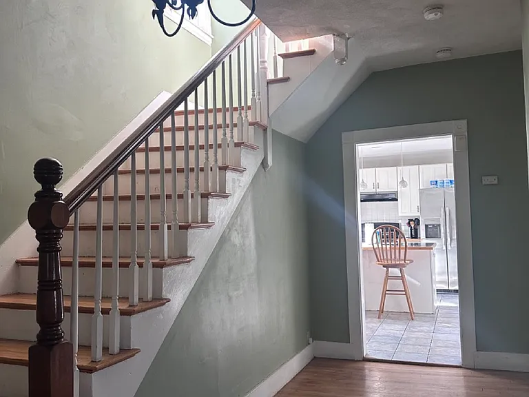 97 Oliver St — Photo 10