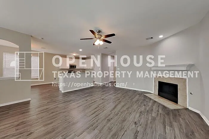 4 bed, 2.5 bath, 2835 sqft, $2,750 — Photo 4