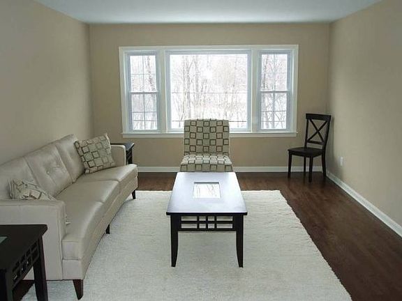 4th image of 2668 Mayfield Rd #2