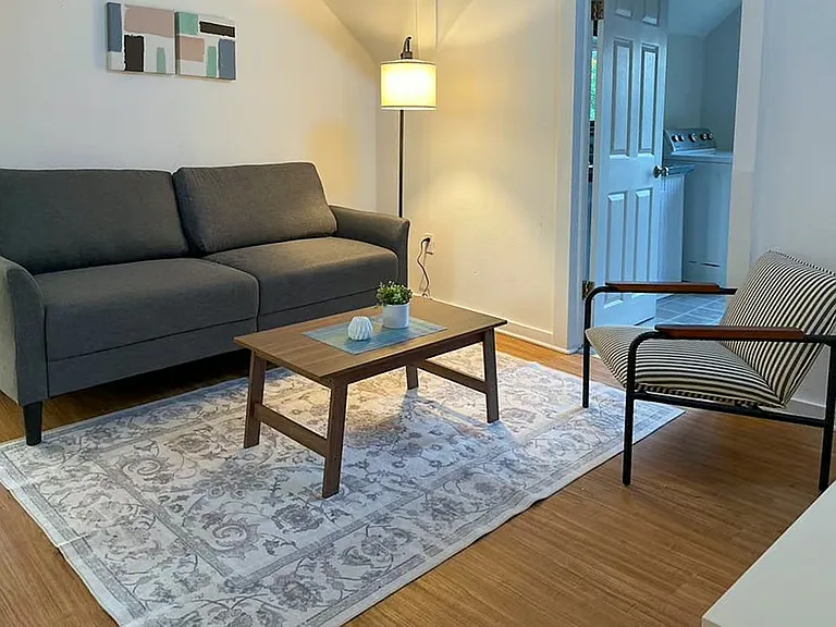 565 Stanley St #3 — Photo 5