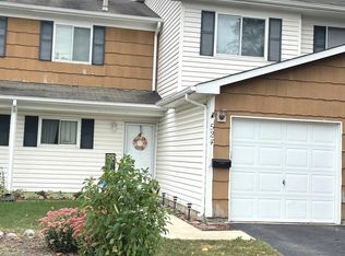 524 Alton Ct, Carol Stream, IL 60188