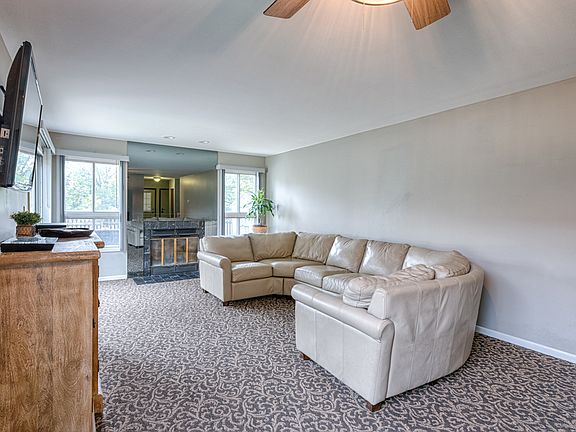 4th image of 1856 Paddington Ave