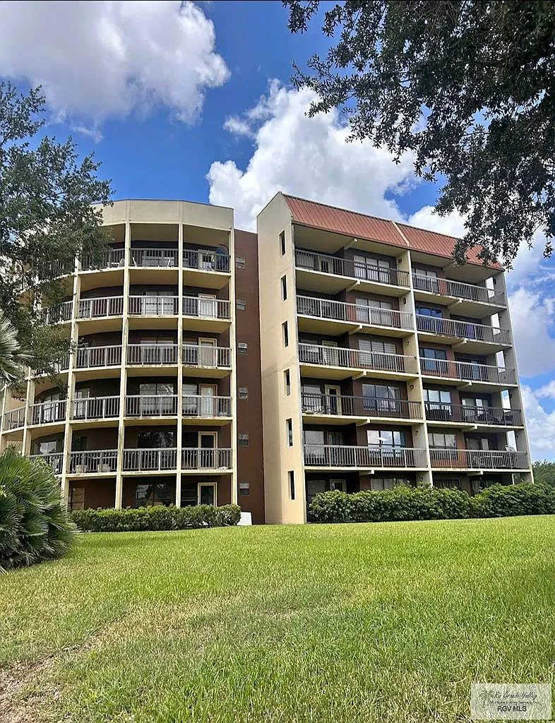 2 bed, 2.0 bath, 1114 sqft, $1,100 — Photo 1