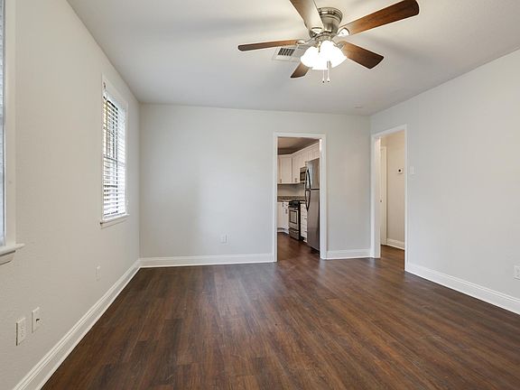 3rd image of 500 Oriole St