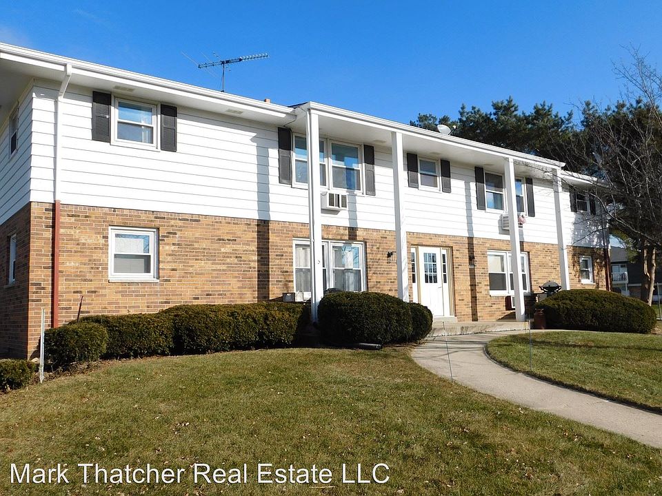 1st image of 1310 E Kilbourn Ave APT 1