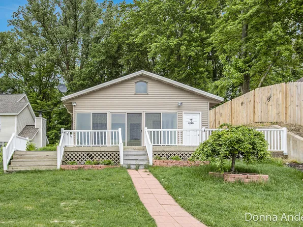 1926 Pleasantview Ave, Hopkins, MI 49328