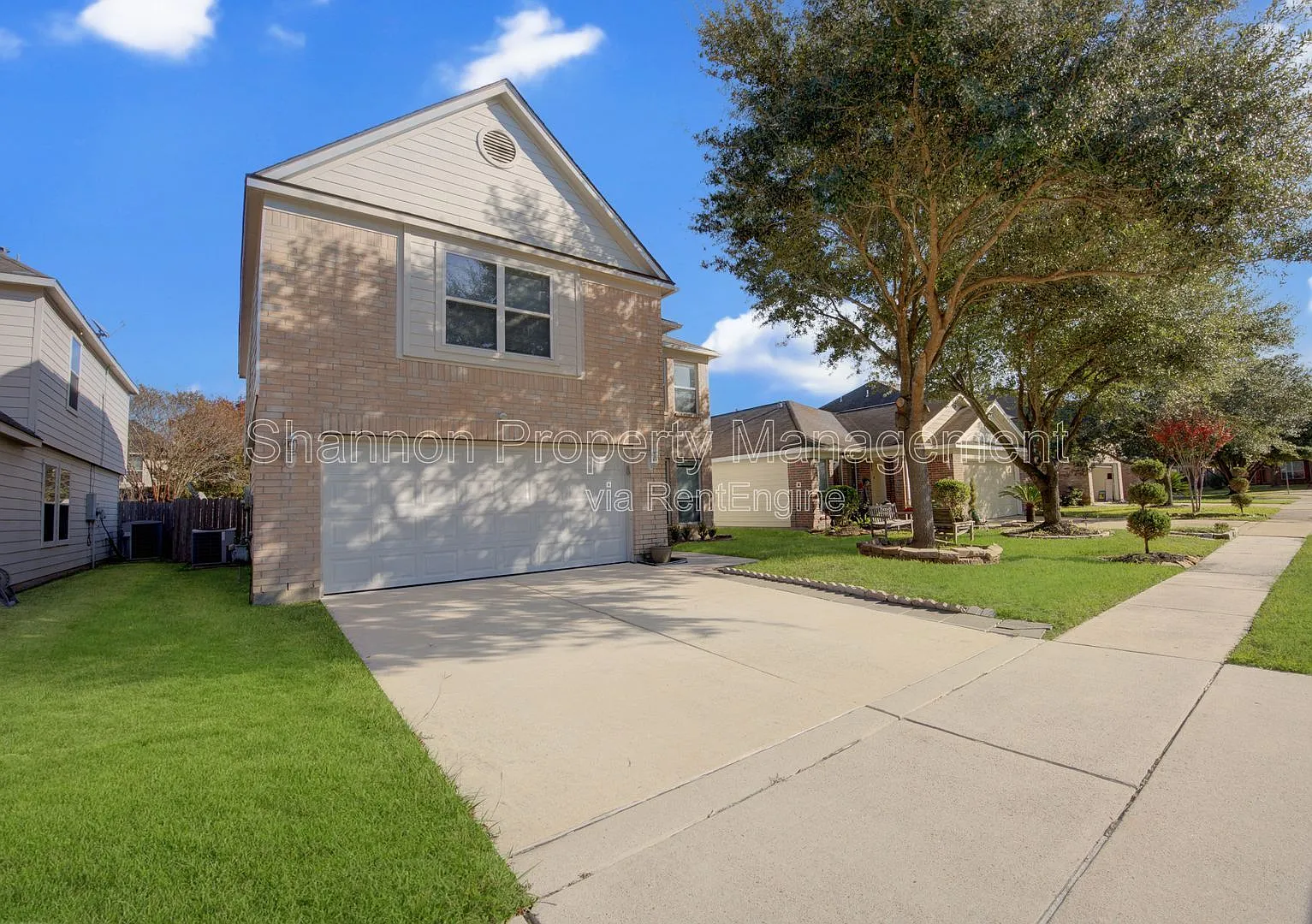 4 bed, 2.5 bath, 2008 sqft, $2,050 — Photo 2