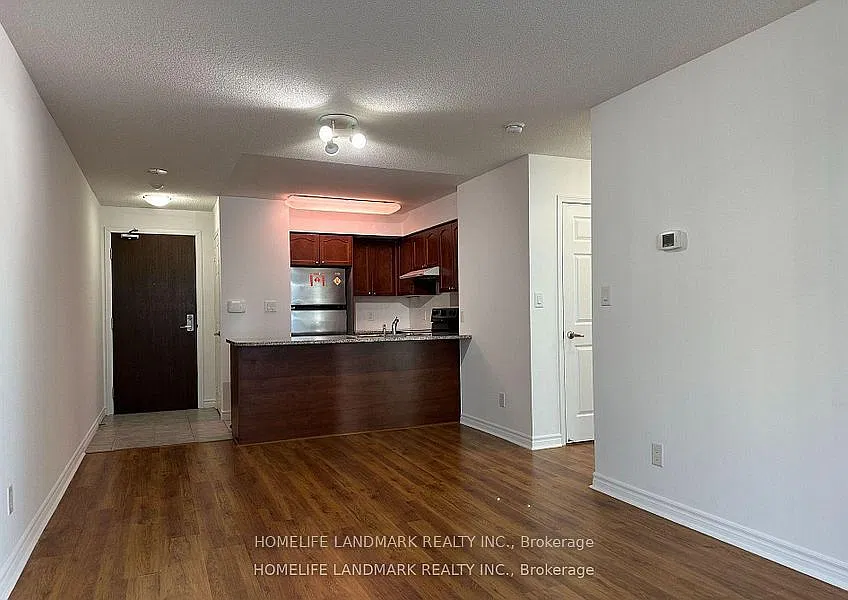 35 Hollywood Ave — Photo 1