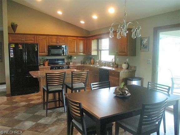 2nd image of 1929 Brookside Dr NE