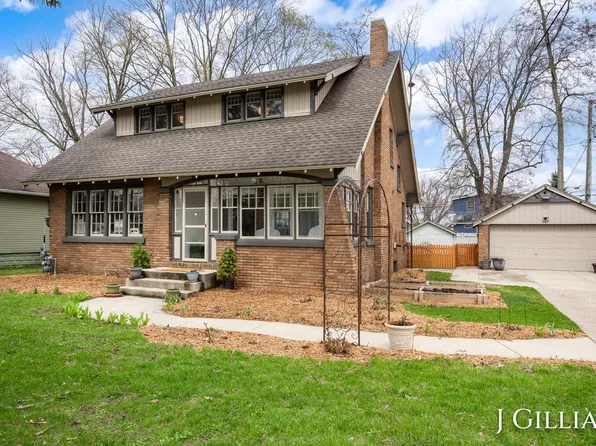 587 S Shore Dr, Holland, MI 49423