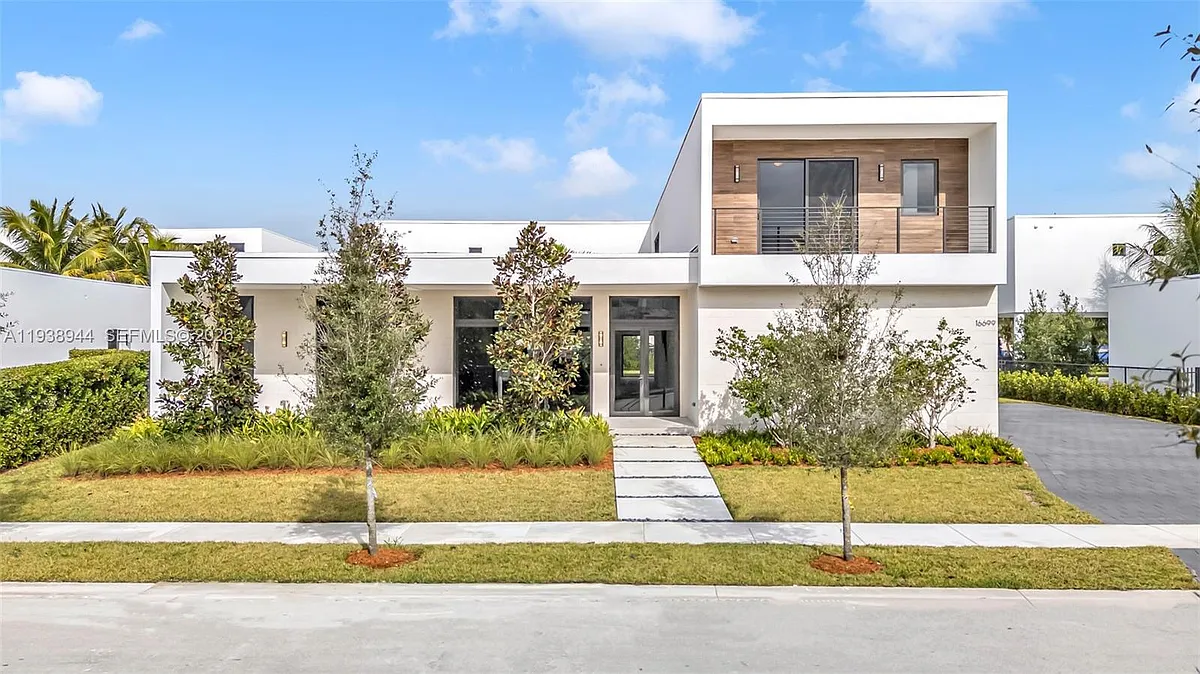 Building Photo - 16699 N Botaniko Dr N