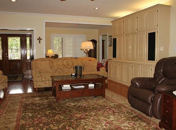 3rd image of 5308 Tioga Ct
