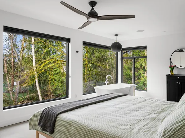 7869 229th St, Langley, BC V1M 2J6