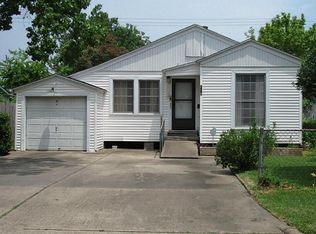 718 Gresham St, Baytown, TX 77520