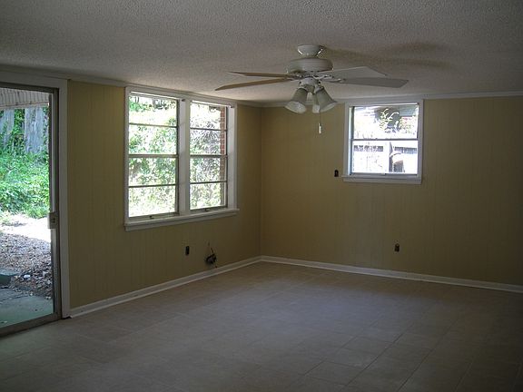 3rd image of 149 Salem Dr
