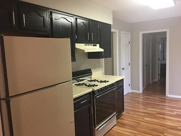 1520 S Highland Ave — Photo 7