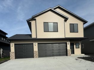 1038 61st Ave W, West Fargo, ND