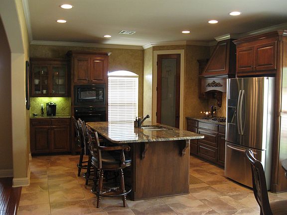 From casual din thru kitchen