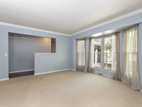 5th image of 821 Bluegrass Ct