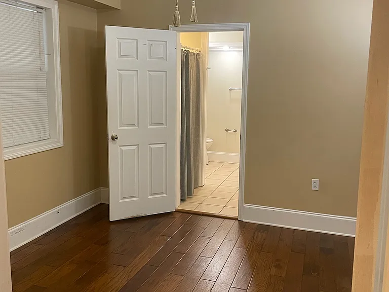 1427 Saint John St — Photo 11