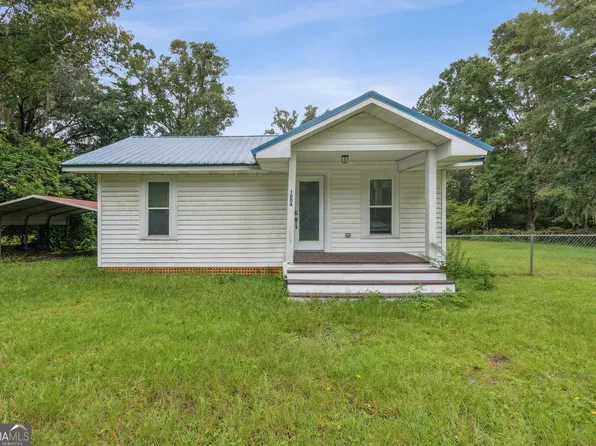 1004 Bedell Ave, Woodbine, GA 31569