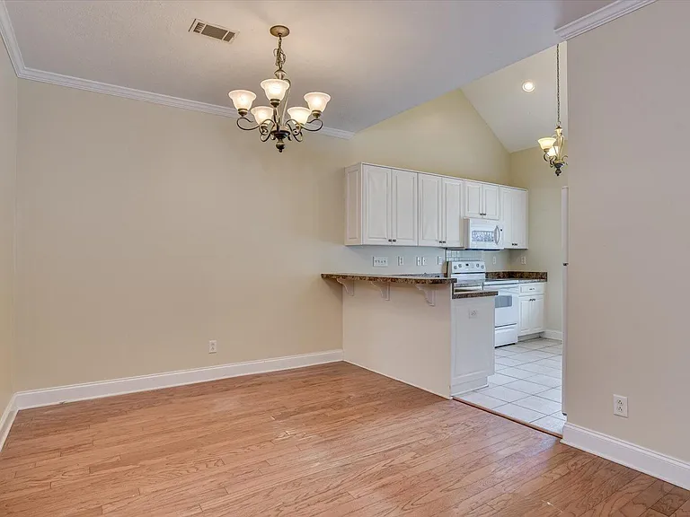 538 Midland Pass — Photo 7