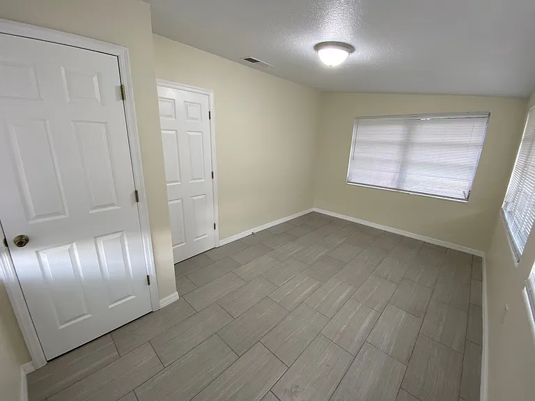 640 Poinsettia Dr — Photo 8