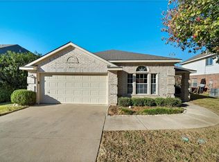 5573 Lawnsberry Dr, Fort Worth, TX 76137