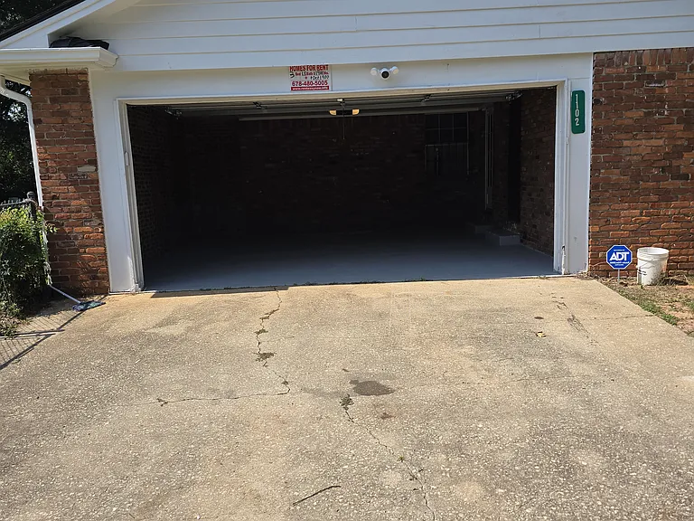 1102 Shoreham Dr — Photo 15