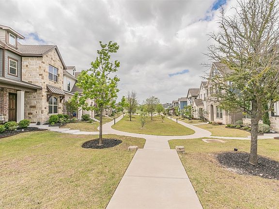 The Mews (Pedestrian area) Entrance