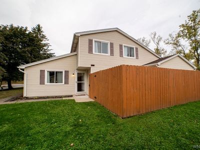 42 Pebble Creek Dr, Buffalo, NY, 14227