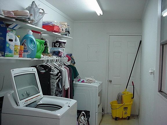 5th image of 2311 Escarpa Dr N
