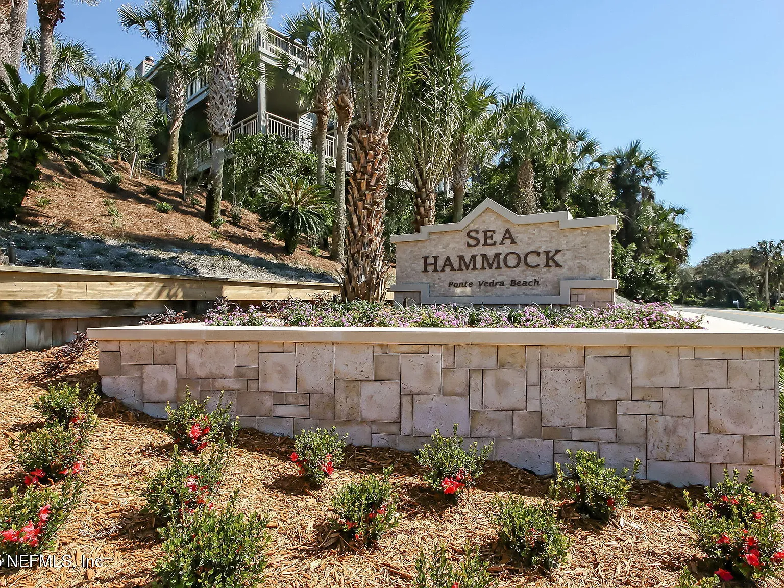 2 bed, 2.0 bath, 1381 sqft, $7,500 — Photo 3