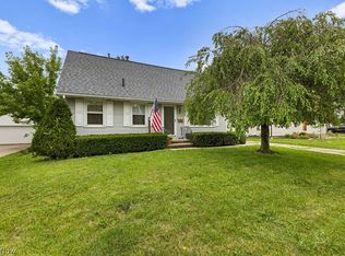 1107 Silver Lake Ave, Cuyahoga Falls, OH 44223