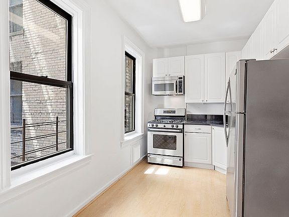3rd image of 222 E 82nd St APT 2H