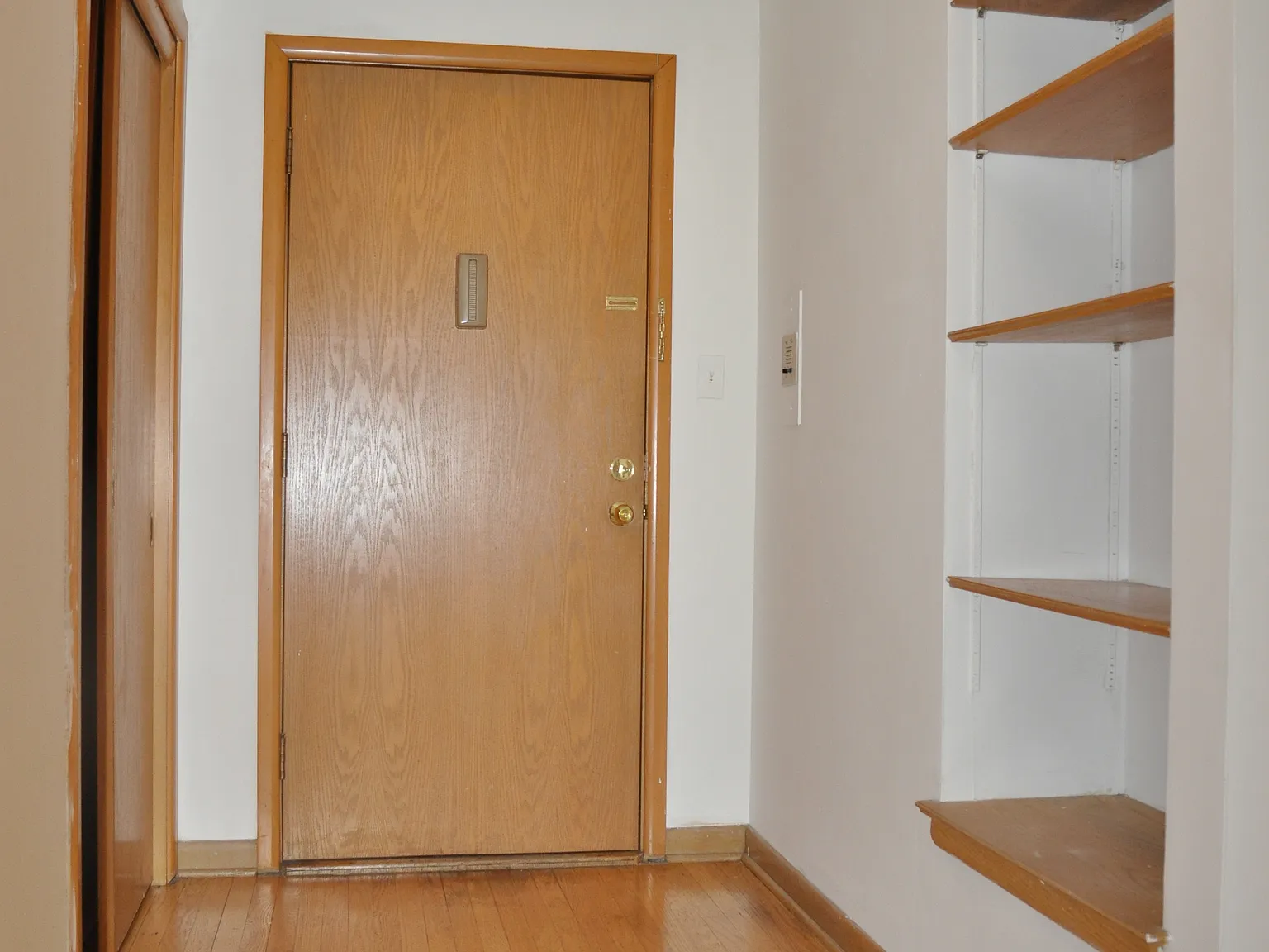 2 bed, 1050 sqft, $1,595 — Photo 3