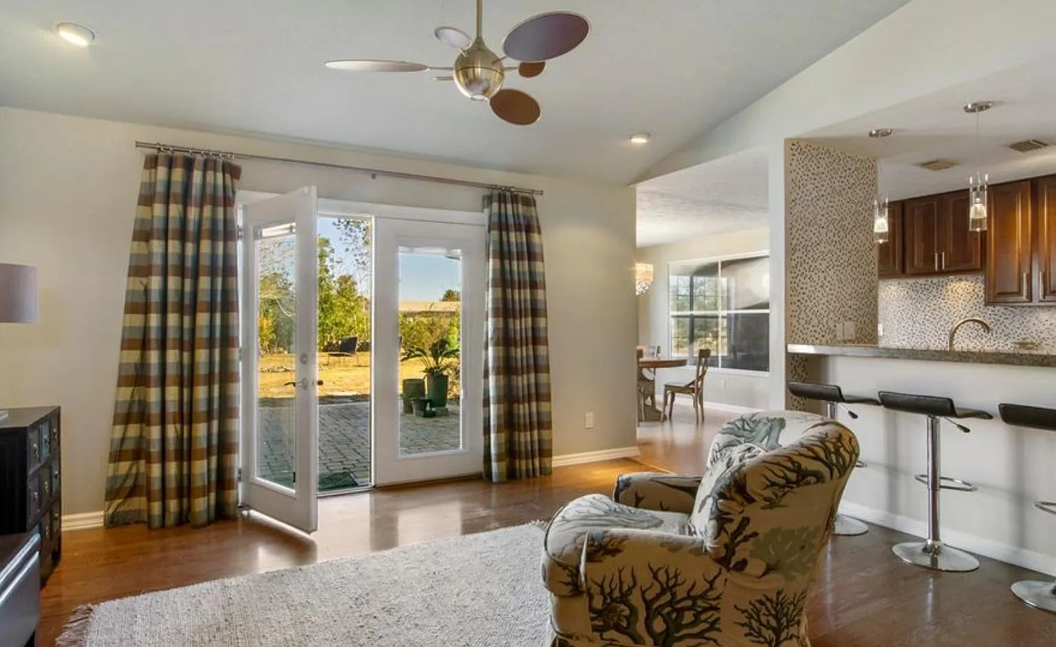 5414 Olympia Dr — Photo 3