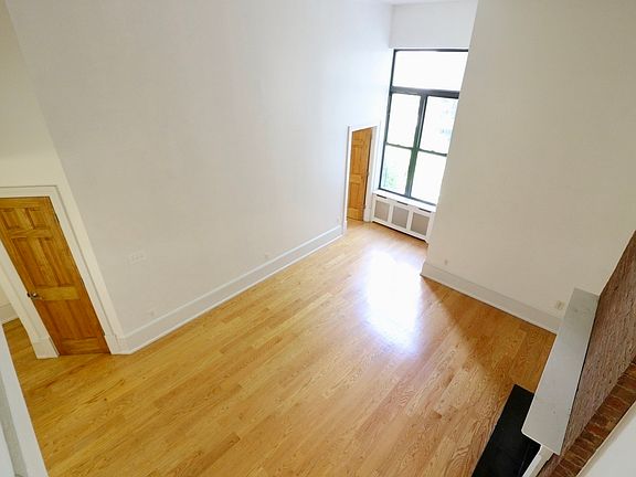 2nd image of 17 W 73rd St APT 1R