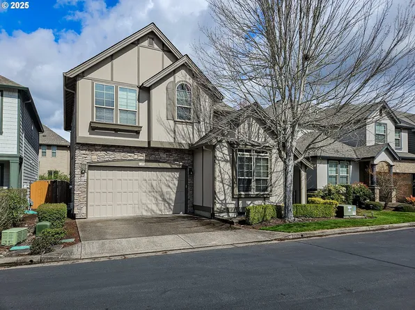 6395 NE Whitewood Dr, Hillsboro, OR 97124