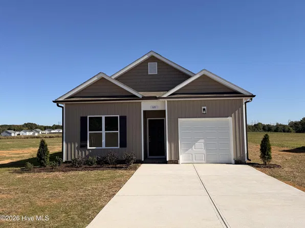 121 Longfield Court, Dunn, NC 28334