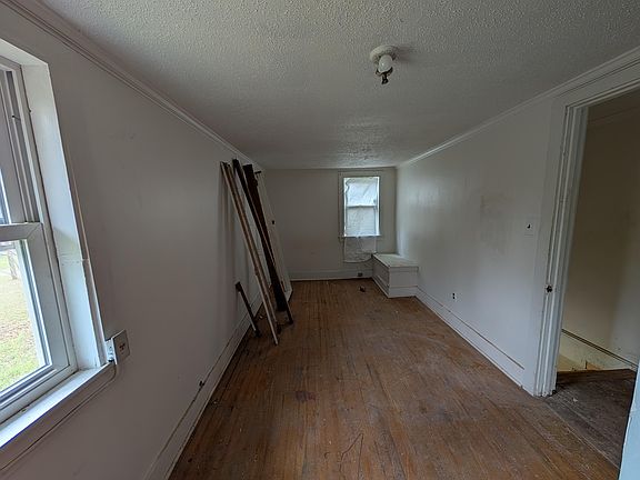 4th image of 207 Raysor St