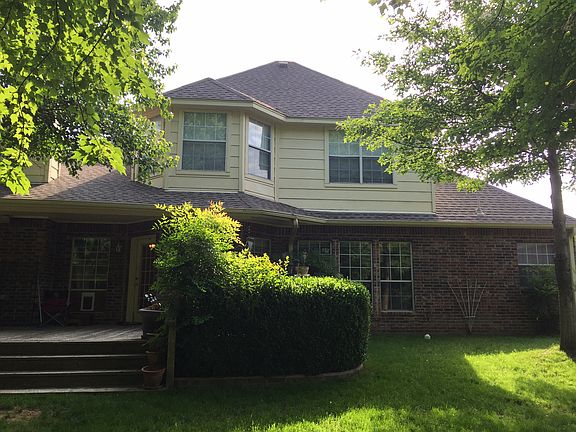 2nd image of 212 N Sweet Gum Ave