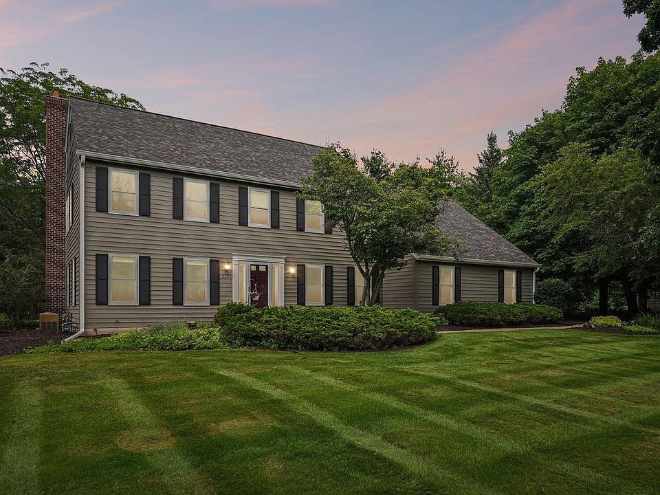 1st image of 237 Hickory DRIVE